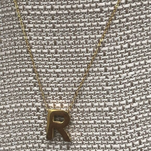 NWT Stainless Steel Elegant Gold Tone  Dainty Necklace initial  R  Pendant - Picture 2 of 4